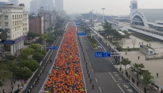 武汉马拉松报名首日火爆:8小时5万人缴费-报名,马拉松,武汉,马,中国,开启,吃香,检录,参赛,中签,-东方体育-东方网