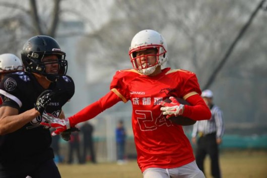 城市碗美式橄榄球总决赛落幕 北京旋风获冠军