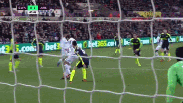 韩国队长禁区假摔遭拆穿 苦笑叫冤!名宿:骗点