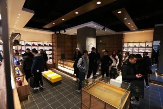 王大雷携手杨智开启北京念叁SNEAKER概念店