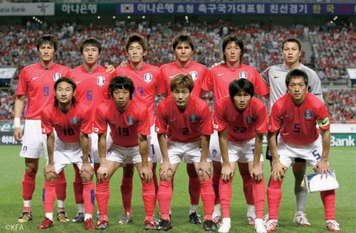 韩国男足公布东亚杯名单 朝鲜面前许丁茂输不