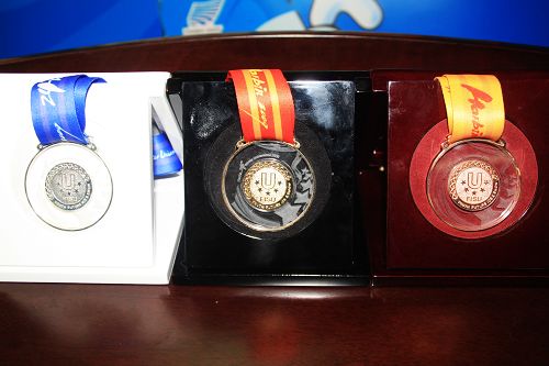 牌揭开 神秘面纱 正式亮相-奖牌 大冬会 体育价