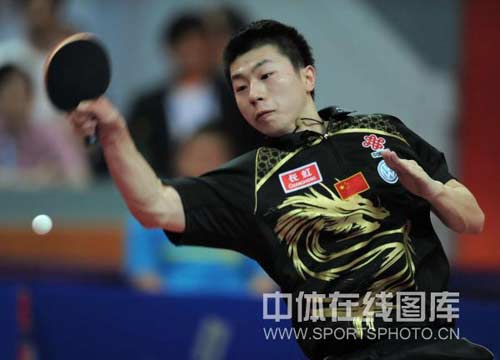 中国vs世界凸现小将得失 马龙许昕挑大梁需锤