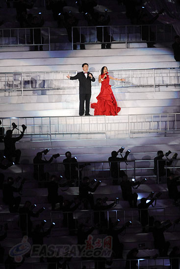 韦唯雷岩唱响《共圆精彩》 全运会歌彻底山东