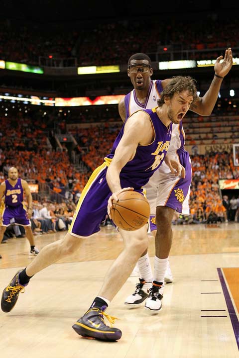 科比攻克凤凰城 湖人4-2太阳连续3年进总决赛