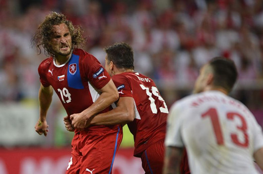 欧洲杯-捷克1-0胜波兰头名出线 东道主不幸垫底