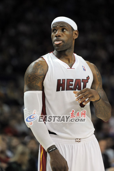 中国赛上海站热火负快船 保罗复出勒布朗取11