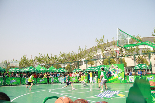 2013雪碧篮球赛上海赛区开赛冠军与NBA巨星