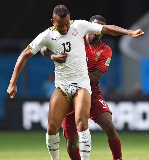 世界杯尴尬一幕 全球目睹加纳球星露硕大私处[图]