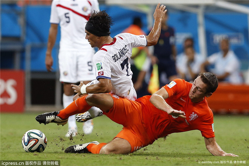 世界杯-荷兰0-0哥斯达黎加将加时 斯内德中柱-