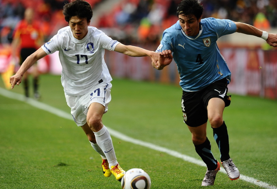 韩国vs乌拉圭(世界杯：乌拉圭0比0平韩国)