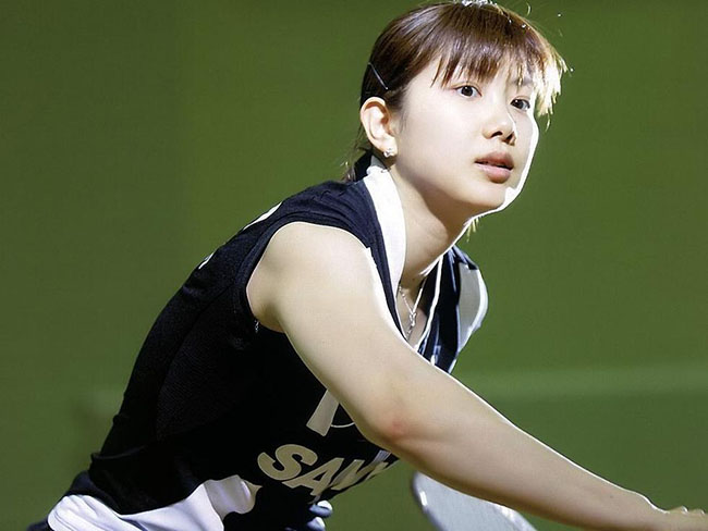 点击大图看下一张[共19页]   潮田玲子6岁时学打羽毛球,早年与小椋