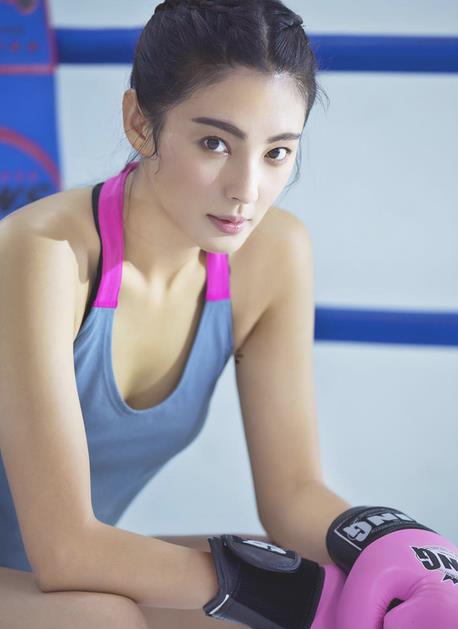 张雨绮拳击写真 粉拳出击美艳十足