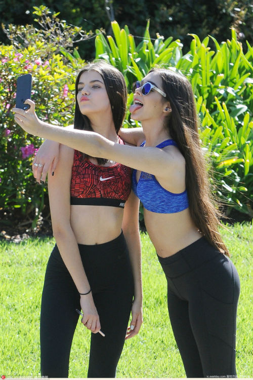 贝克汉姆长子布鲁克林的女友索尼娅-本-阿玛和歌手闺蜜sammi sanchez