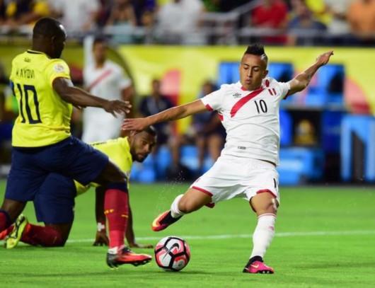 美洲杯-厄瓜多尔2-2平秘鲁 奎瓦弗洛雷斯建功