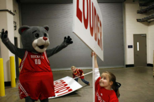 火箭熊21年扮演者宣告离队 祝球队早日夺第三冠