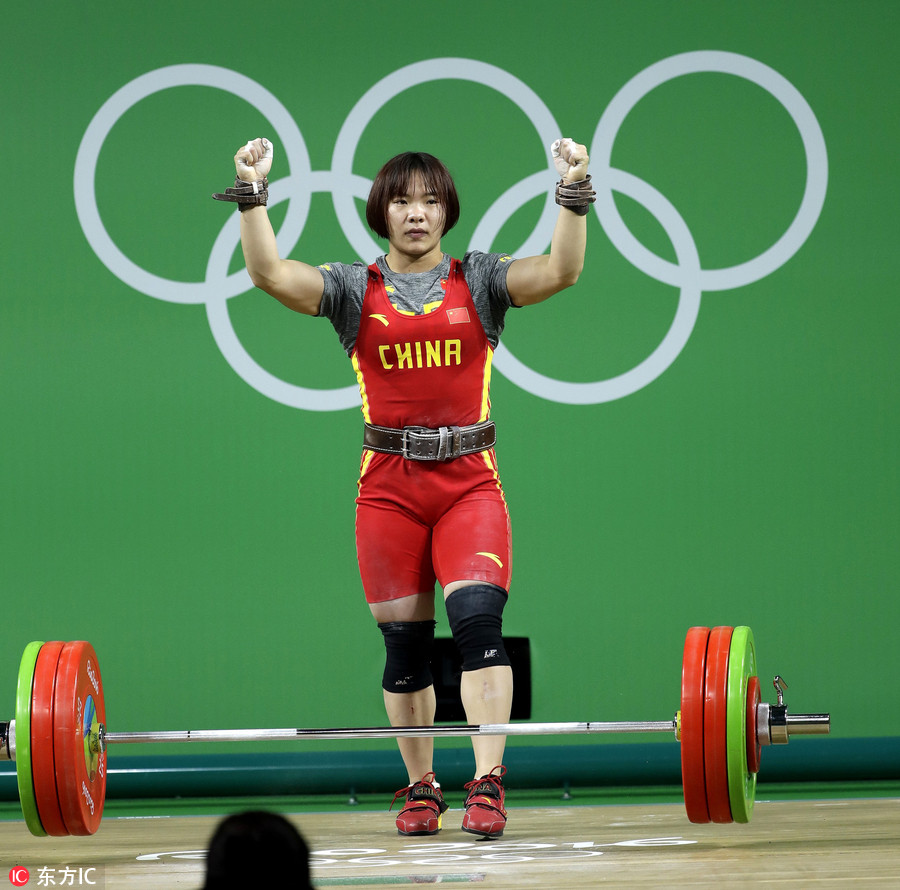里约当地时间8月10日,里约奥运会举重女子69kg级,中国选手向艳梅