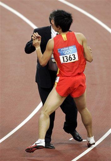 标枪金属材料两端尖利飞人刘翔曾险受其害图