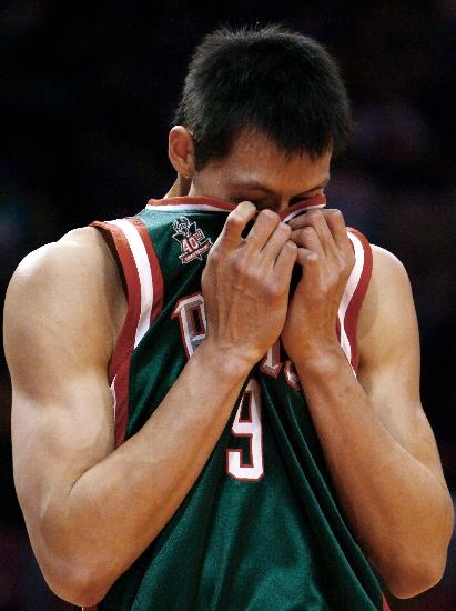 阿联可能被撤下首发 小k教练:不努力打就下岗-易建联-东方体育-东方网